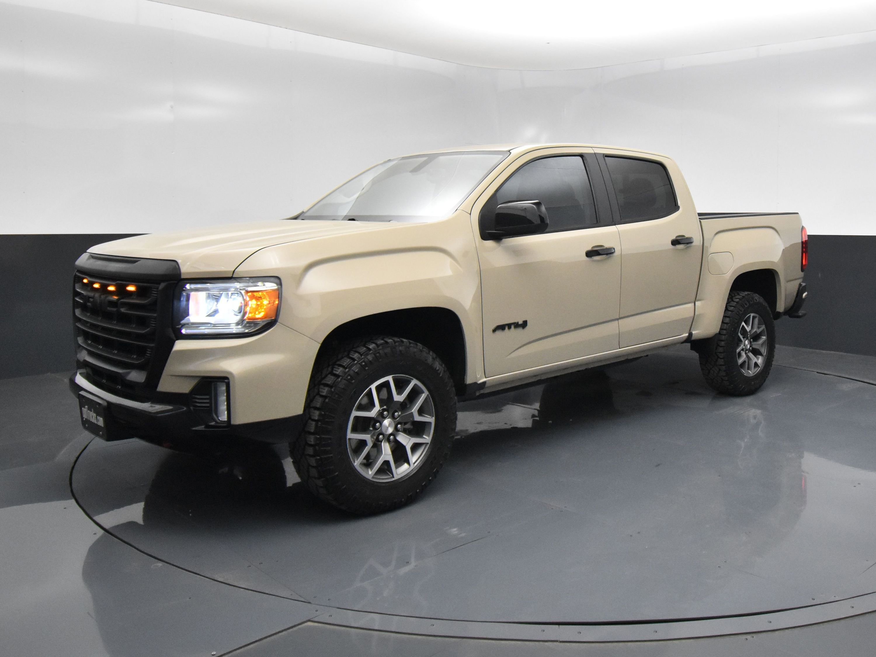 Used 2022 GMC Canyon AT4 w/ Trailering Package image 2