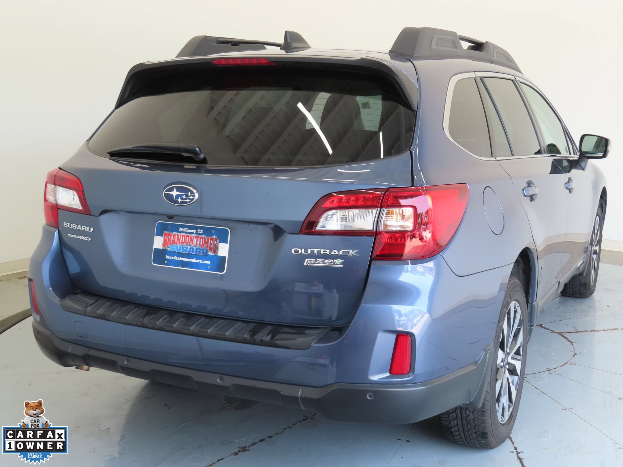 Used 2017 Subaru Outback 2.5i Limited AWD/4WD image 3