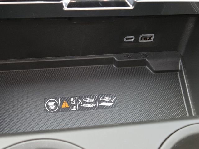 New 2026 GMC Yukon XL Denali w/ Denali Reserve Package image 9