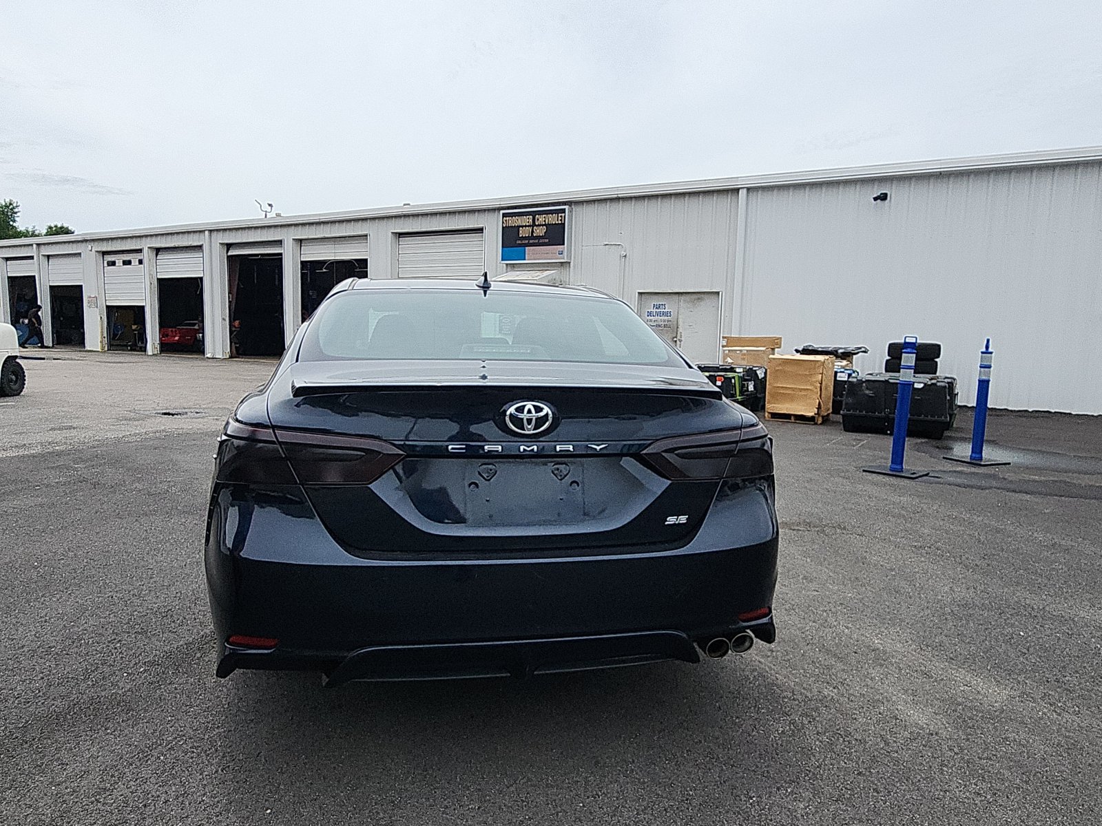 Used 2021 Toyota Camry SE w/ Convenience Package FWD image 4