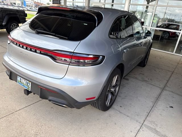 Used 2025 Porsche Macan AWD/4WD image 4