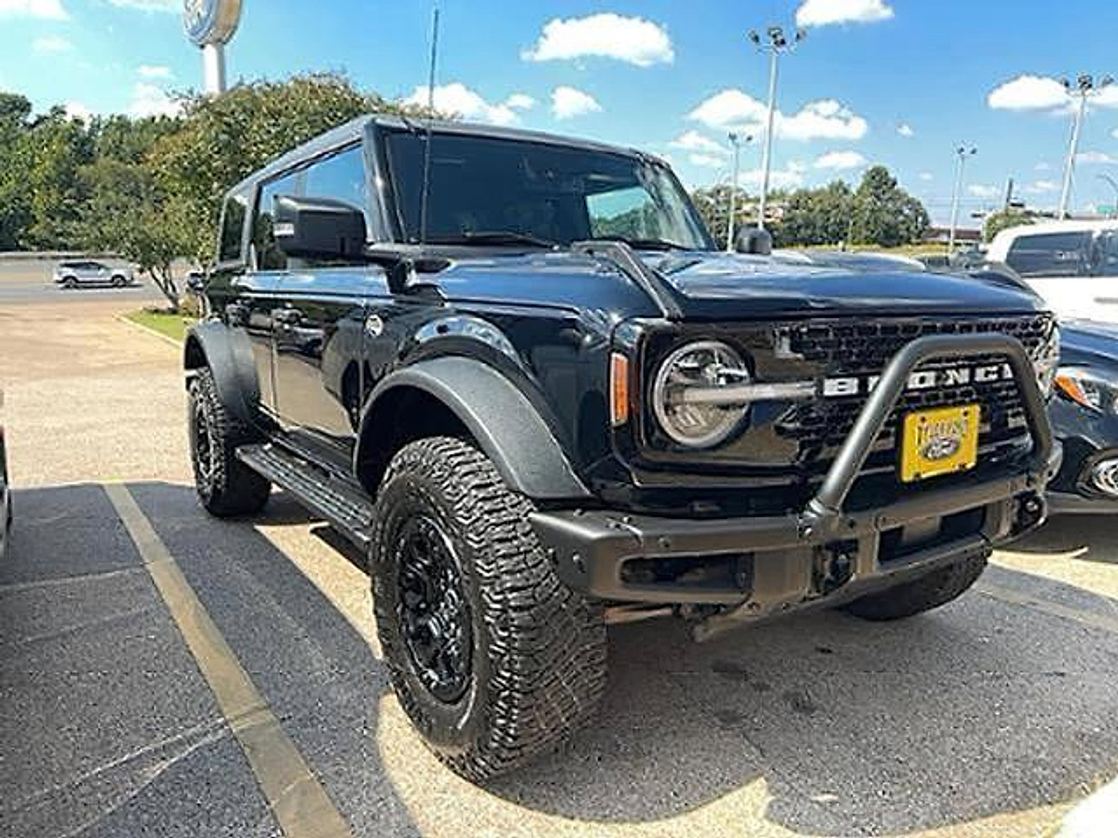 Used 2023 Ford Bronco Wildtrak image 3