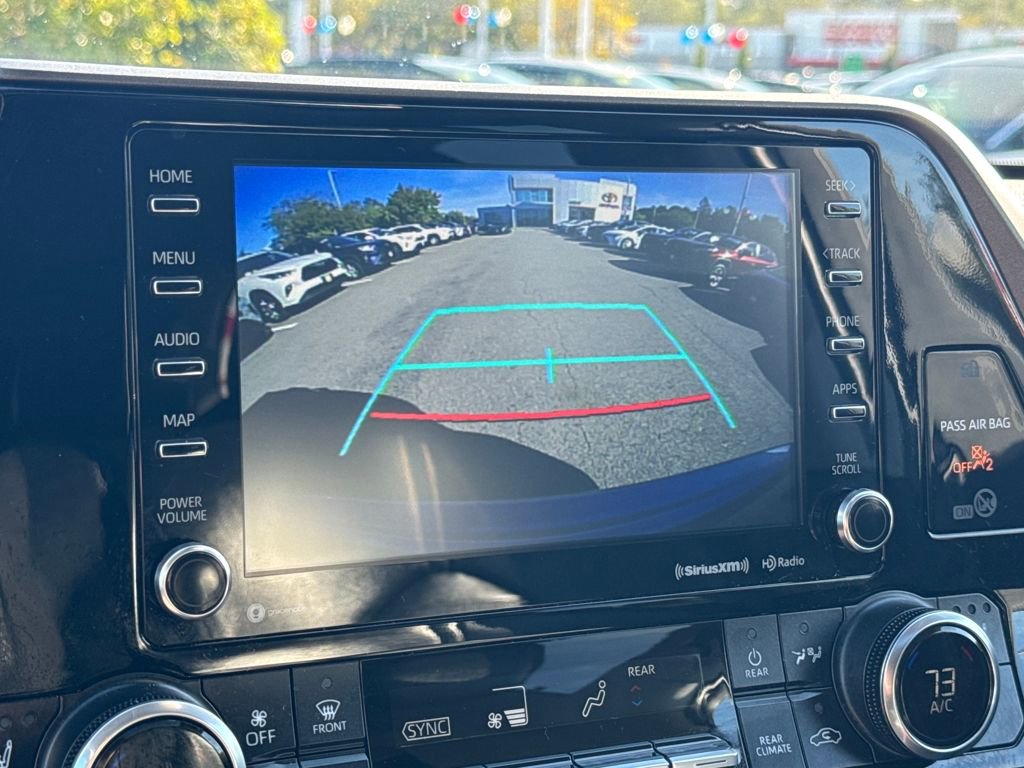 Used 2022 Toyota Highlander XLE image 26