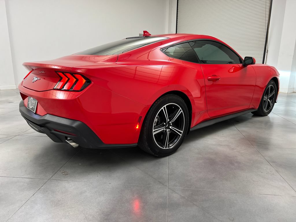 Used 2025 Ford Mustang Coupe RWD image 9