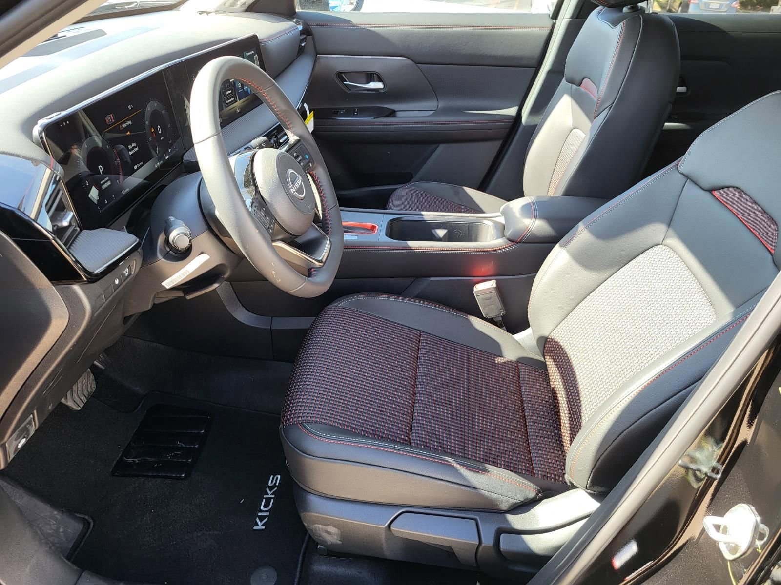 New 2026 Nissan Kicks SR FWD image 19