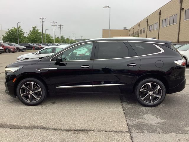 Used 2022 Buick Enclave Essence w/ Sport Touring Edition image 8