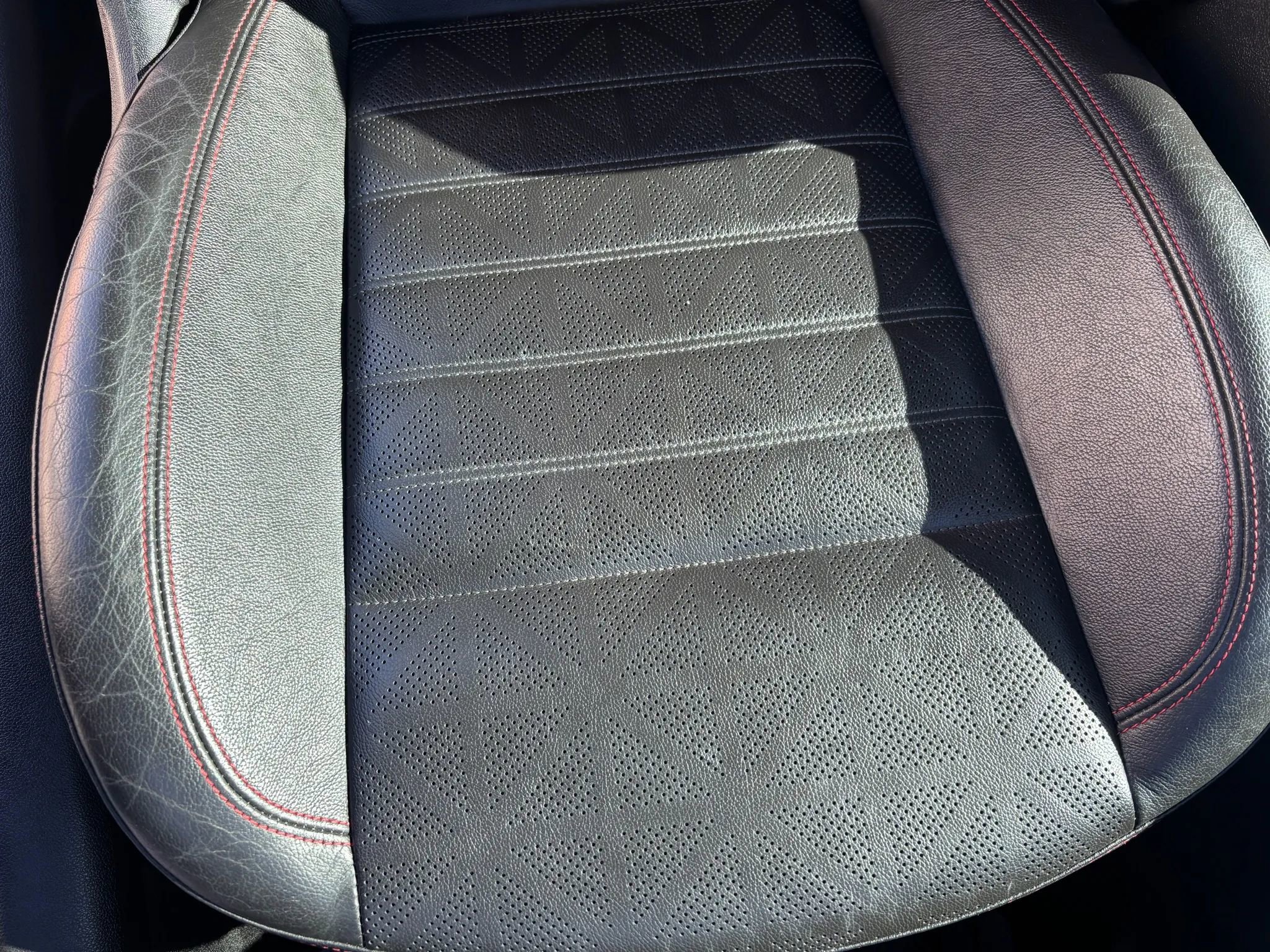 Used 2019 Buick Cascada Sport Touring w/ Dark Effects Package image 26