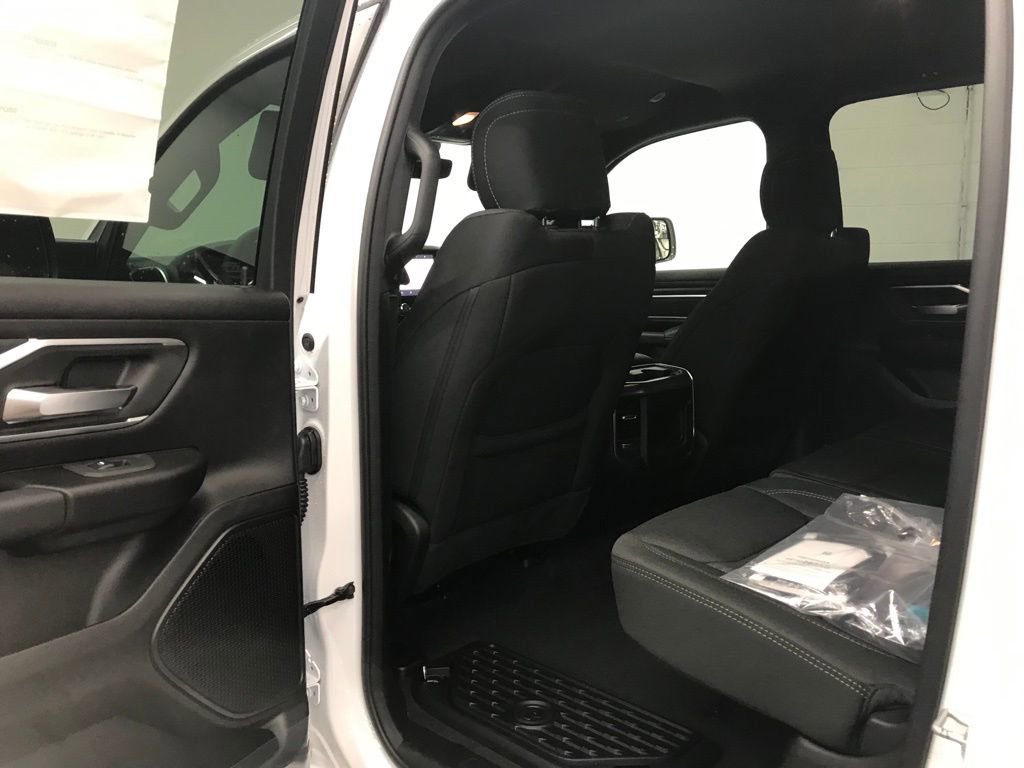 New 2026 RAM 1500 4x4 Crew Cab image 28