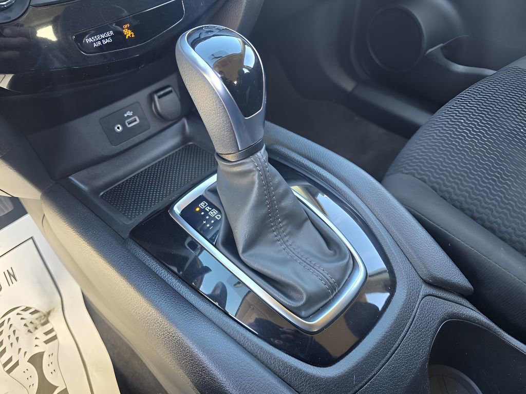 Used 2019 Nissan Rogue Sport S image 18
