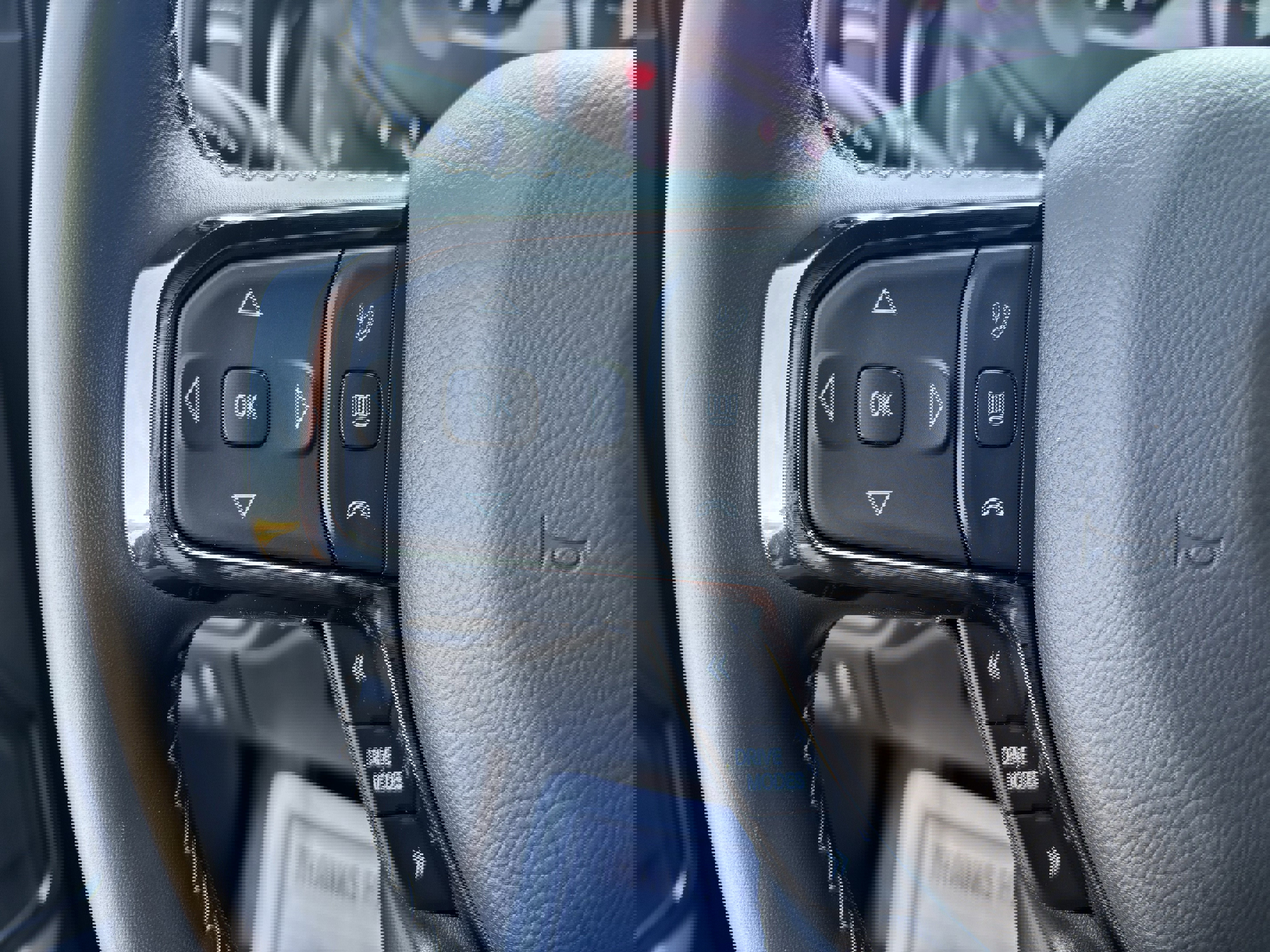 Used 2025 RAM 1500 Limited AWD/4WD image 32