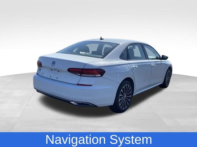 Used 2022 Volkswagen Passat 2.0T FWD image 3