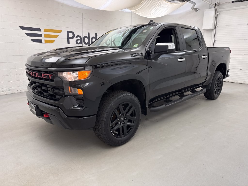 Used 2023 Chevrolet Silverado 1500 Custom Trail Boss w/ LPO, Dark Essentials Package AWD/4WD image 9