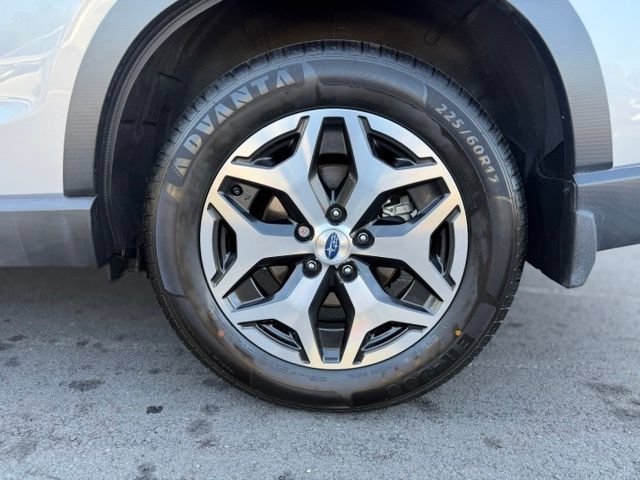 Used 2023 Subaru Forester Premium AWD/4WD image 32