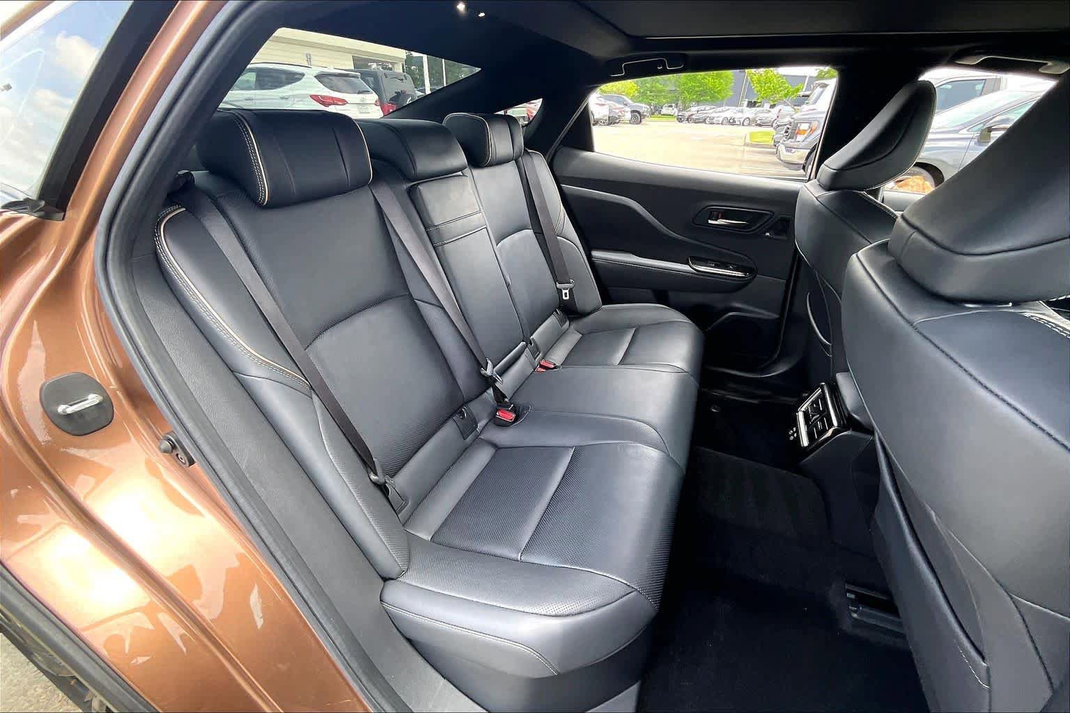 Used 2024 Toyota Crown Platinum AWD/4WD image 18