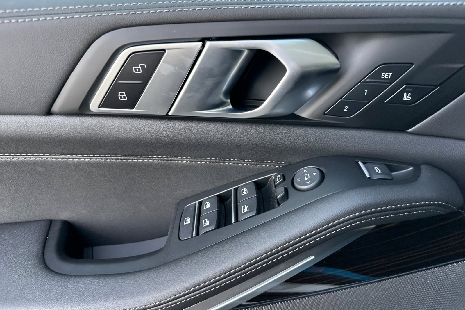 New 2026 BMW X5 sDrive40i w/ Climate Comfort Package image 8