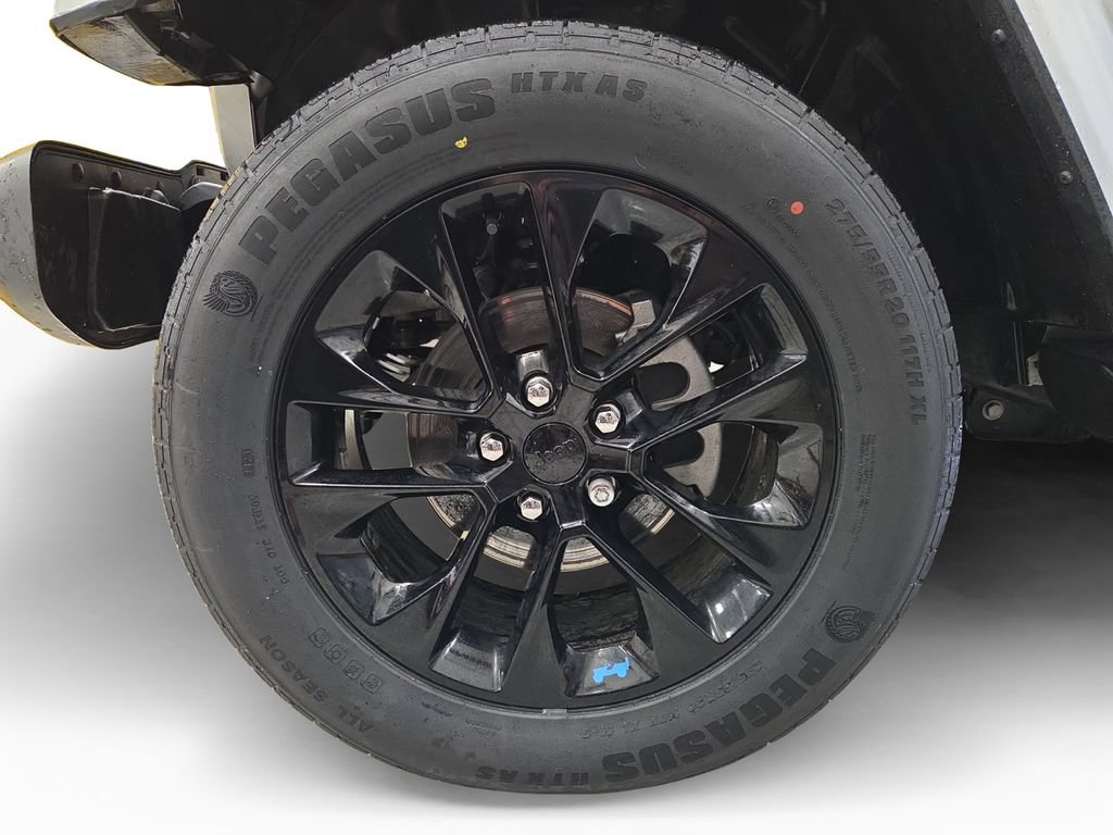 Used 2023 Jeep Wrangler Unlimited Sahara w/ Cold Weather Group AWD/4WD image 31