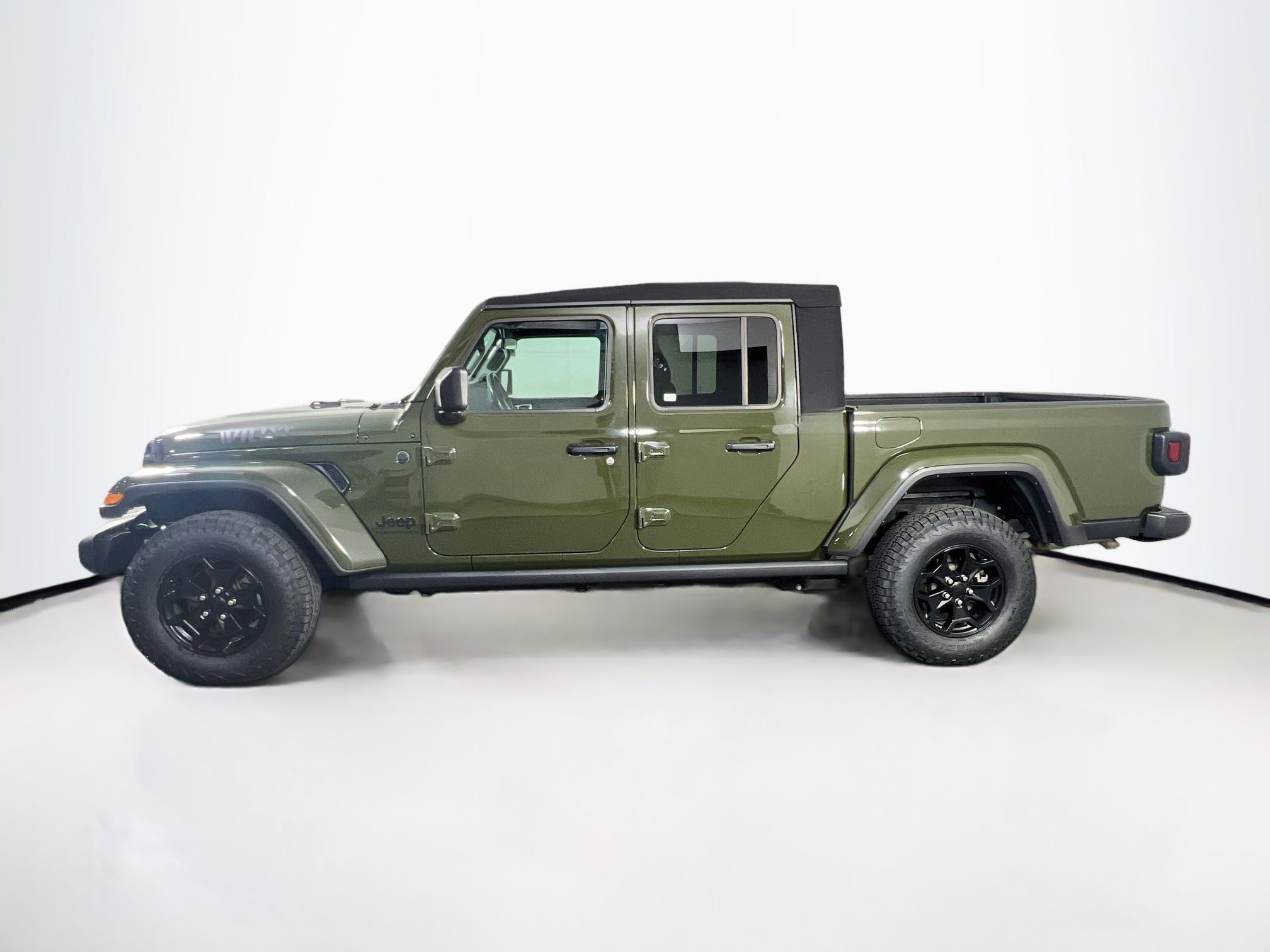 Used 2023 Jeep Gladiator Willys AWD/4WD image 8