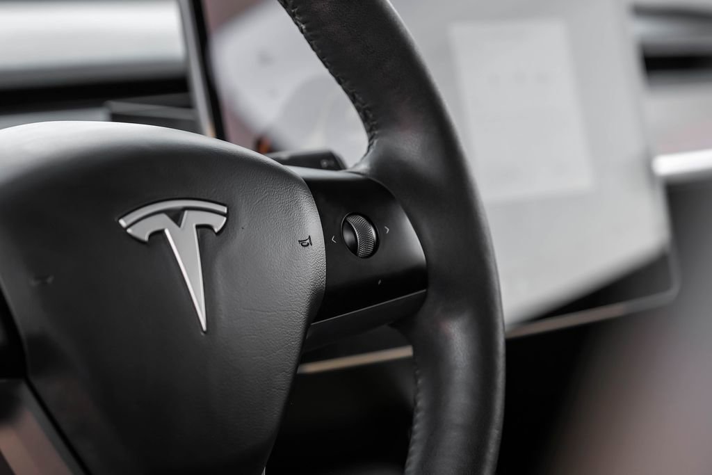 Used 2021 Tesla Model Y 2WD image 19