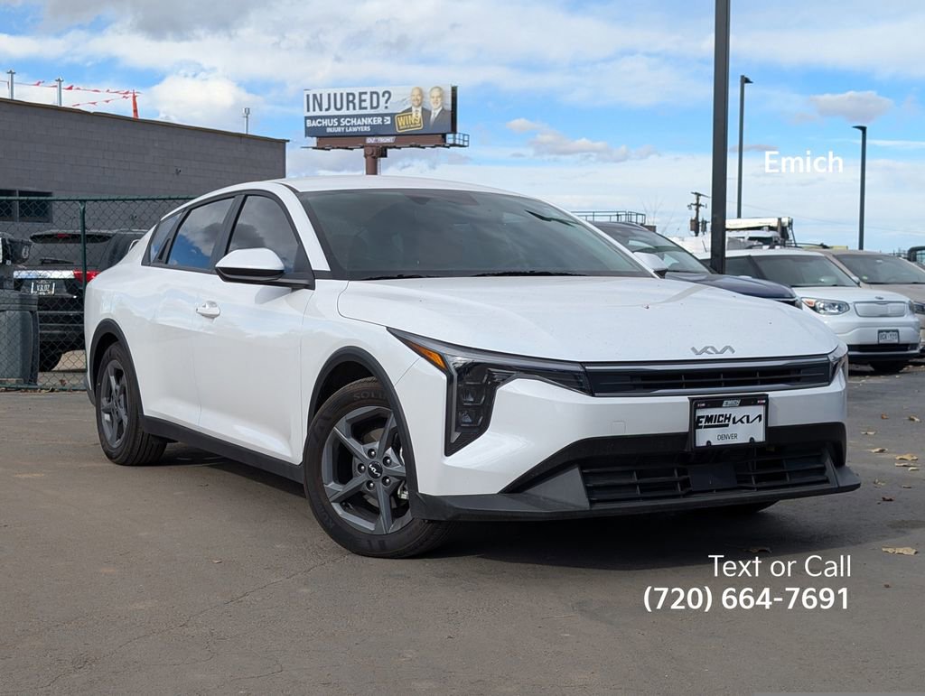 New 2025 Kia K4 LXS
