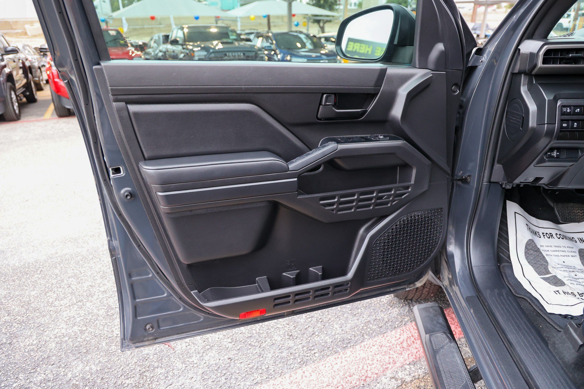 Certified 2025 Toyota Tacoma SR AWD/4WD image 29