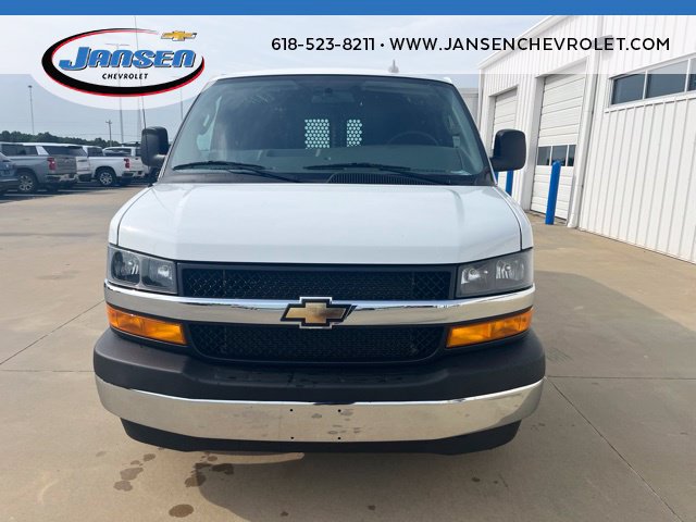 Used 2025 Chevrolet Express 2500 w/ Driver Convenience Package RWD image 2