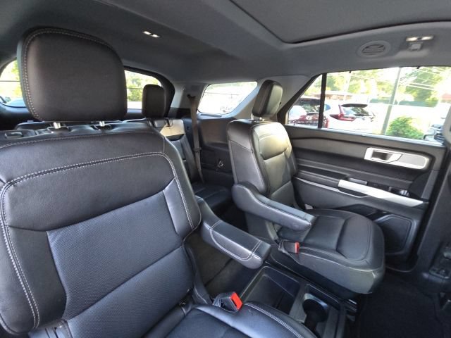 Used 2021 Ford Explorer Limited w/ Equipment Group 301A RWD image 18