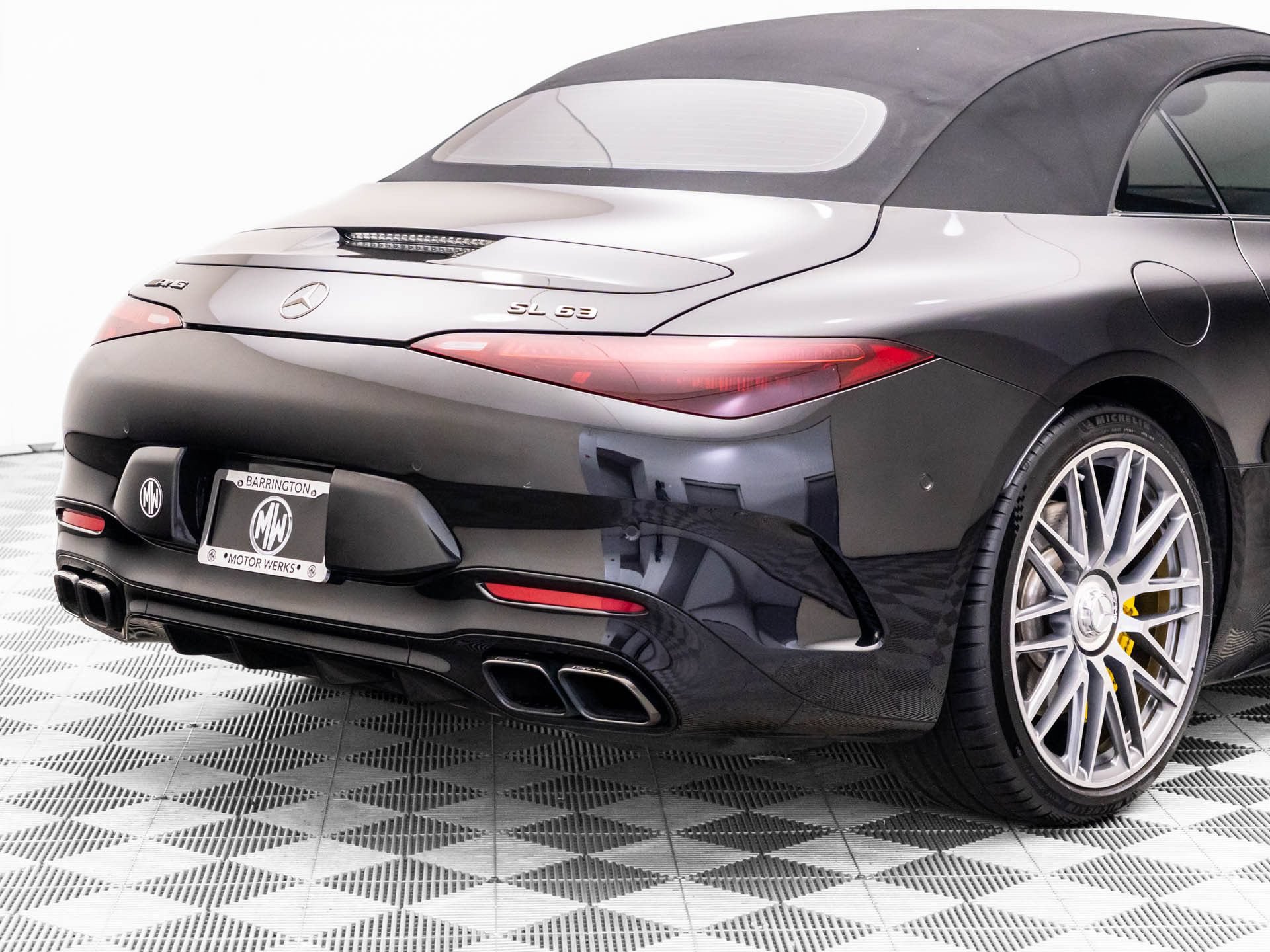 Used 2022 Mercedes-Benz SL 63 AMG 4MATIC w/ Driver Assistance Package image 31