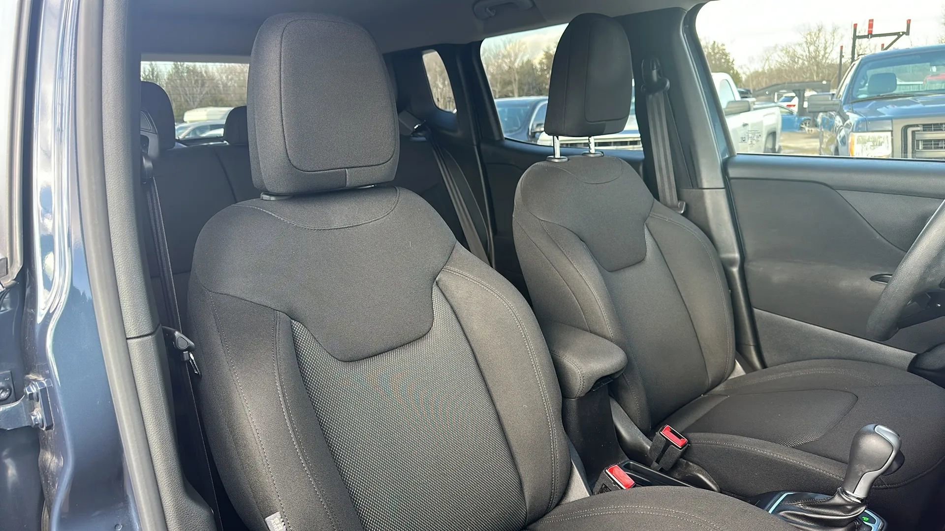 Used 2021 Jeep Renegade Sport image 14