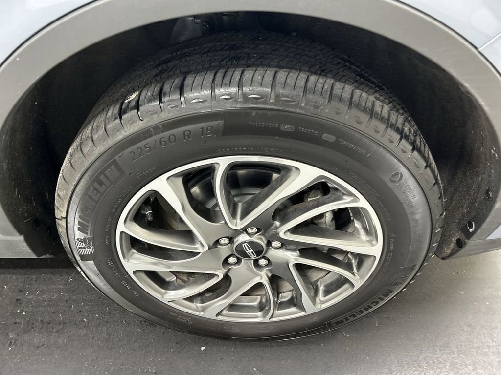 Used 2022 Lincoln Corsair Standard w/ Equipment Group 101A image 8