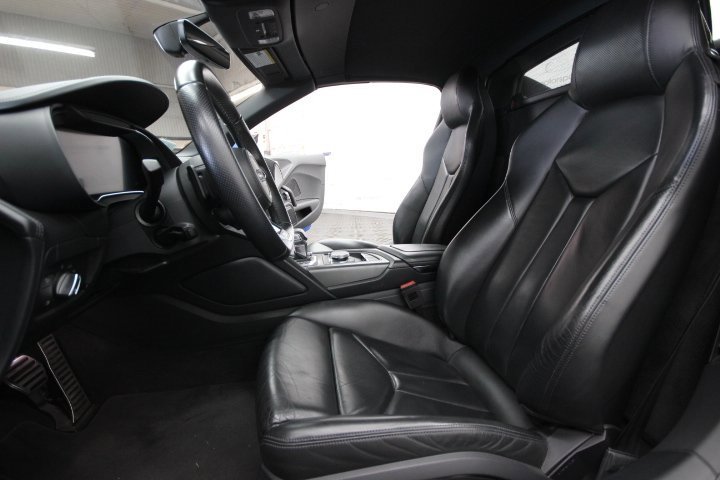 Used 2018 Audi R8 V10 image 17
