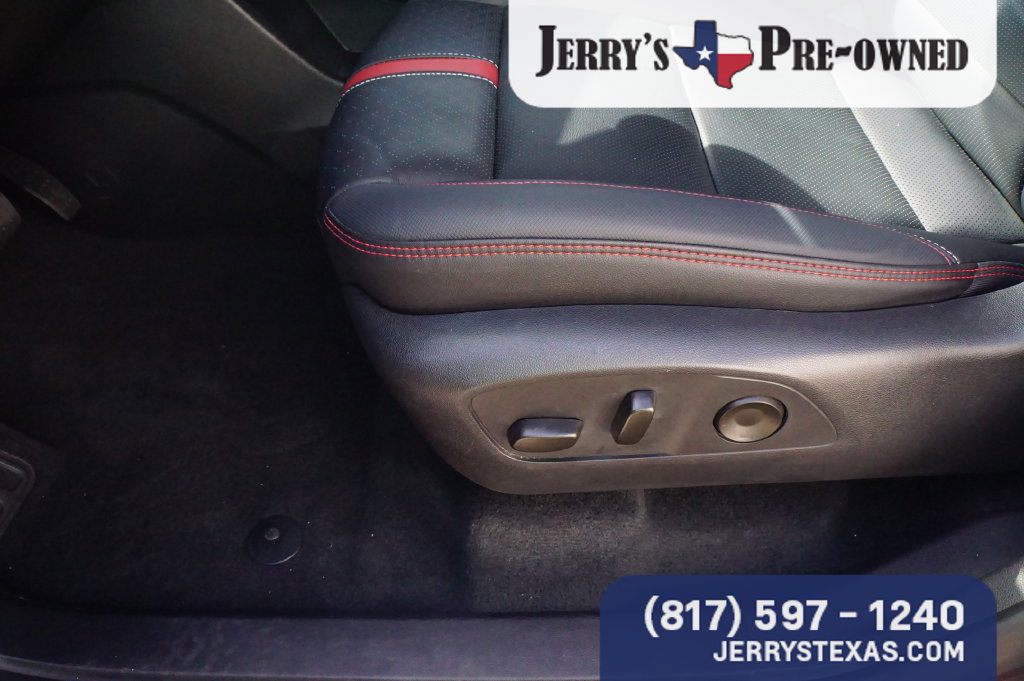 Used 2025 Chevrolet Traverse RS AWD/4WD image 17
