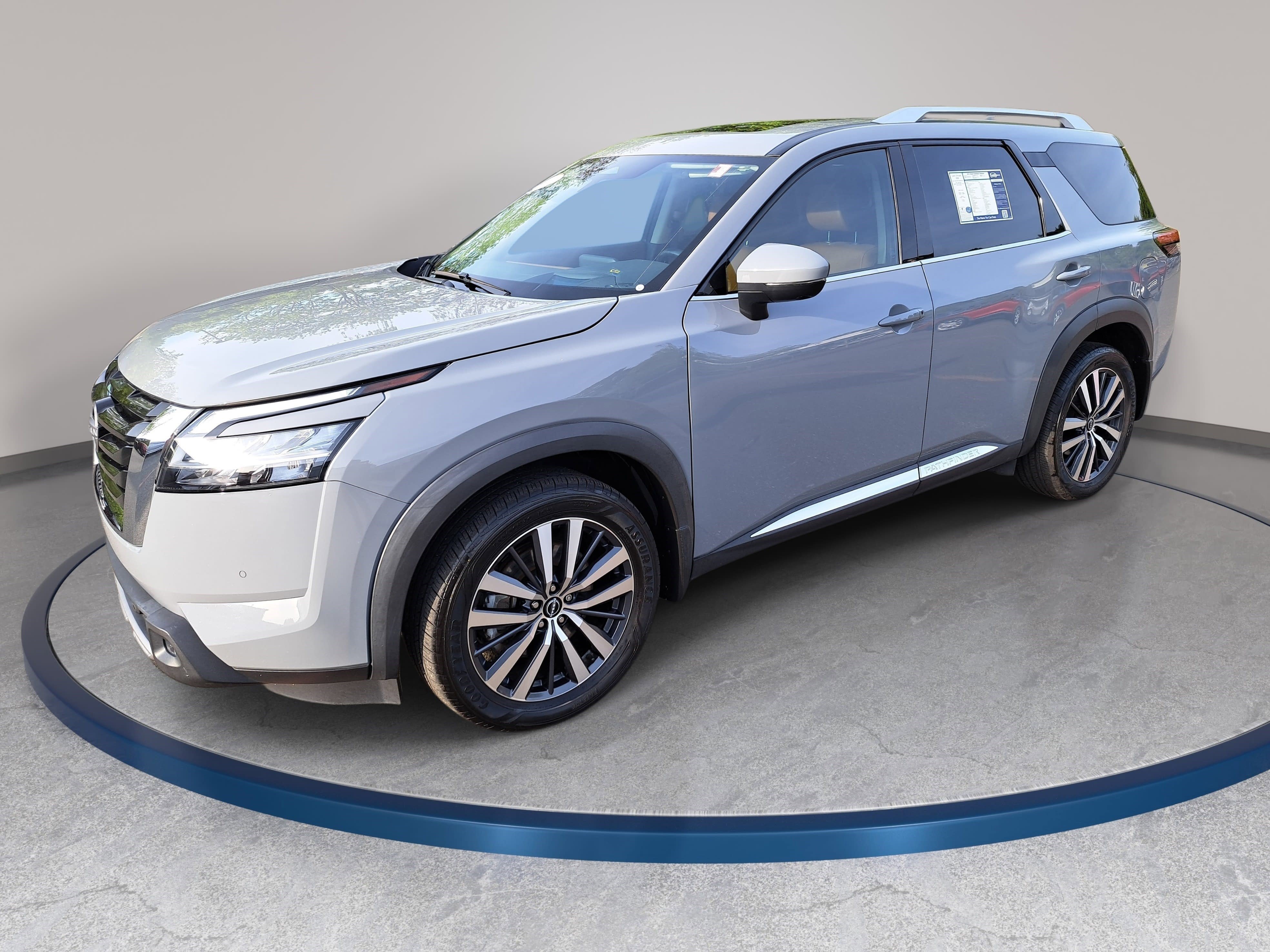 Used 2022 Nissan Pathfinder Platinum w/ Cargo Package image 1