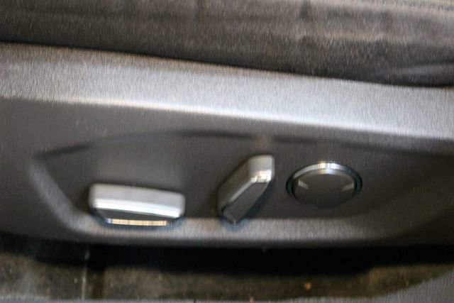 Used 2016 Ford Fusion SE FWD image 18