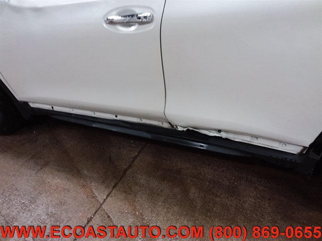 Used 2017 Nissan Rogue SV AWD/4WD image 18