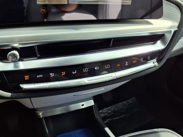 New 2025 Cadillac Lyriq Luxury RWD image 32