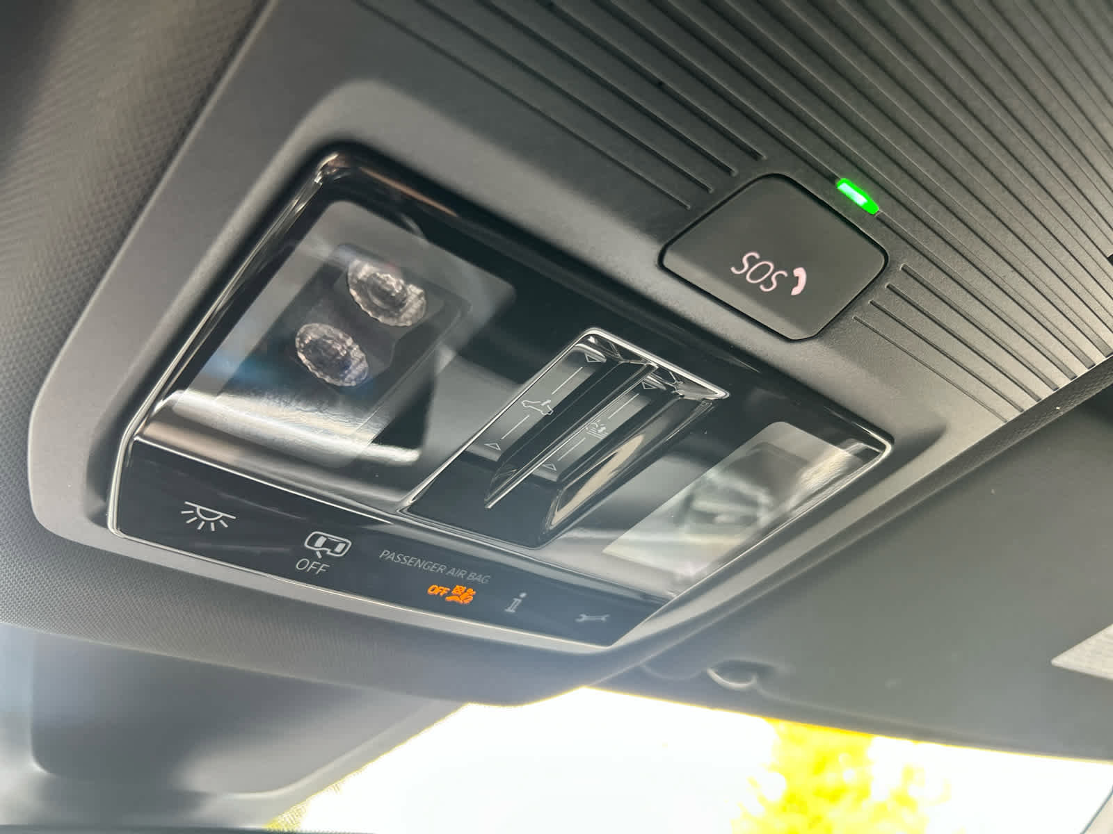 Used 2024 Volkswagen Atlas Cross Sport SE image 34