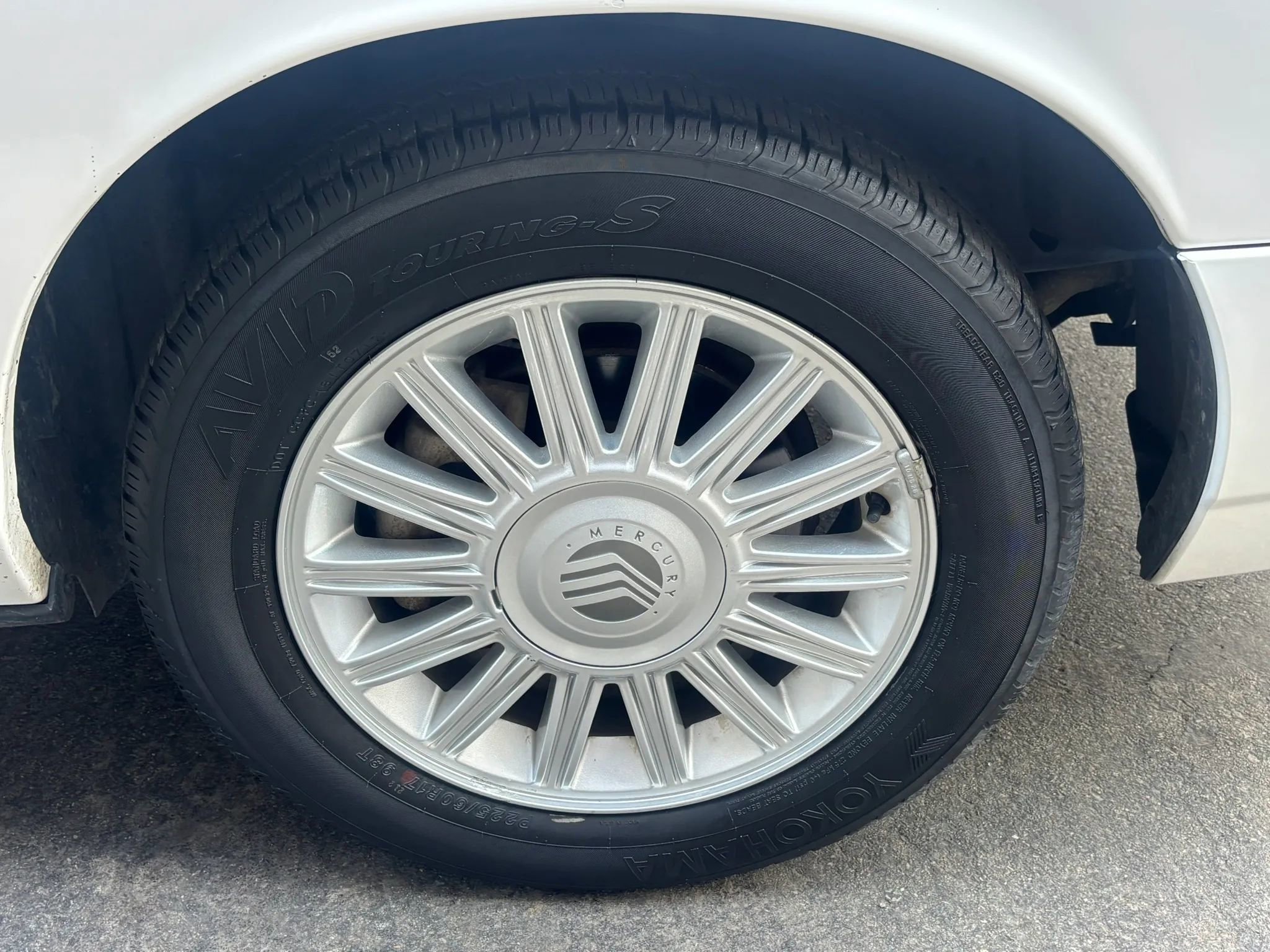 Used 2009 Mercury Grand Marquis LS RWD image 29