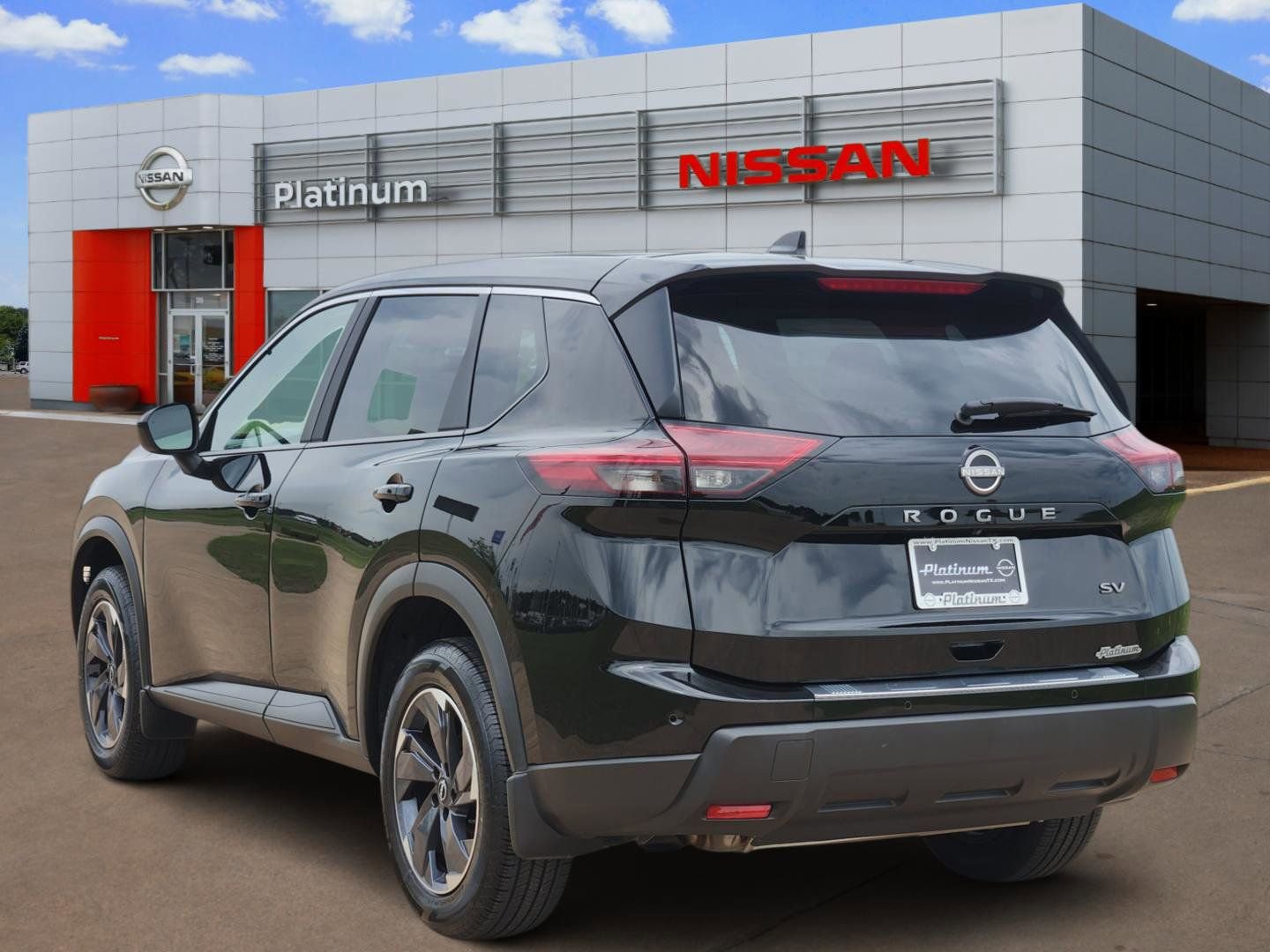 Used 2024 Nissan Rogue SV FWD image 5