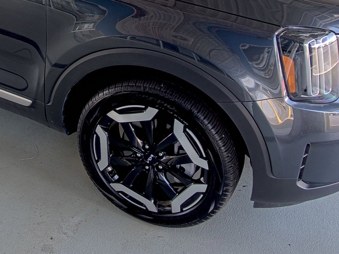 Used 2024 Kia Telluride S w/ S Sunroof Package image 16