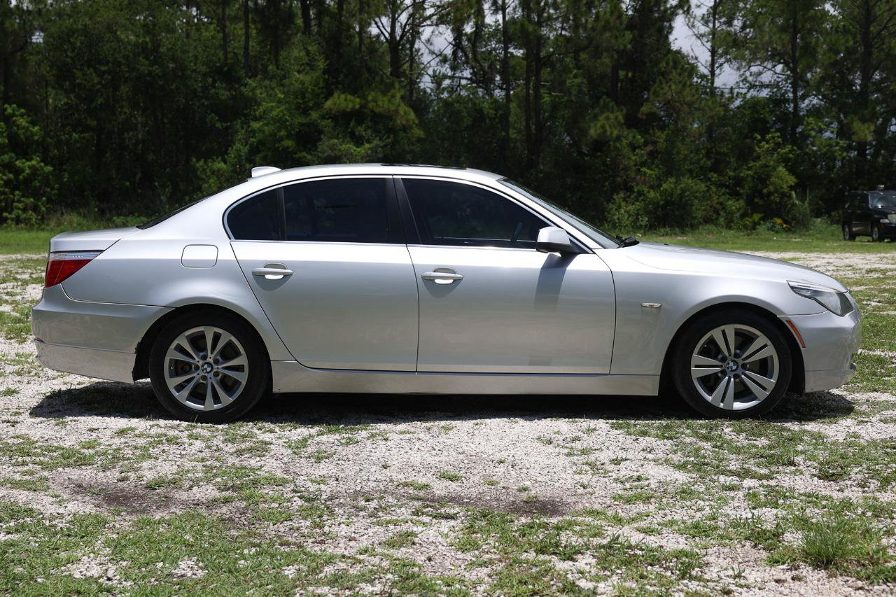 Used 2010 BMW 528i Sedan RWD image 13
