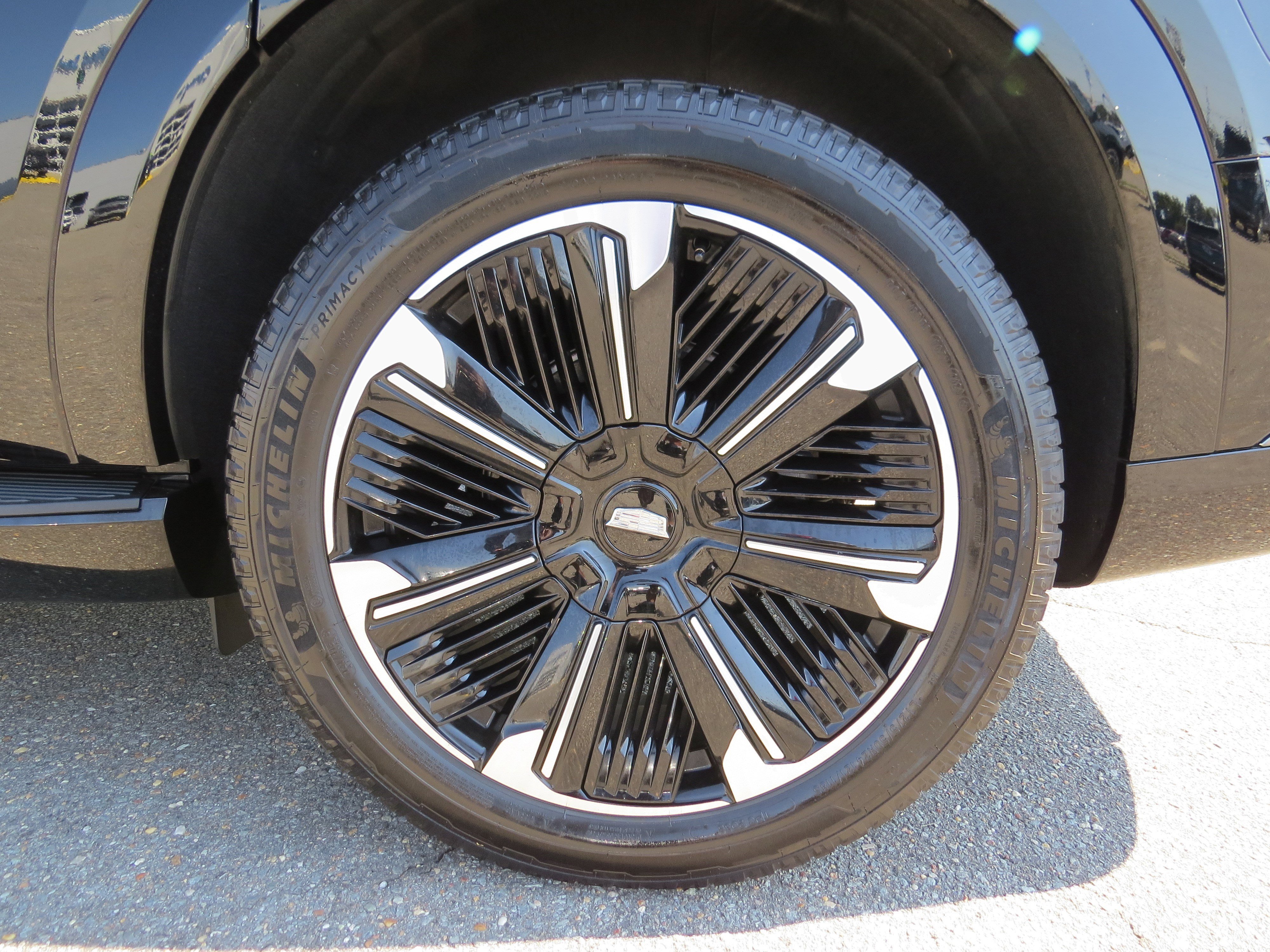 New 2025 Cadillac Escalade IQ Sport 1 w/ LPO, ONYX Package image 12