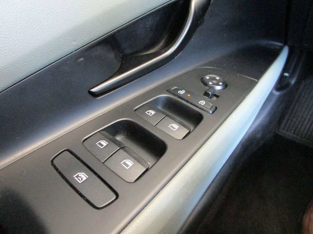 Used 2025 Hyundai Elantra Limited image 48