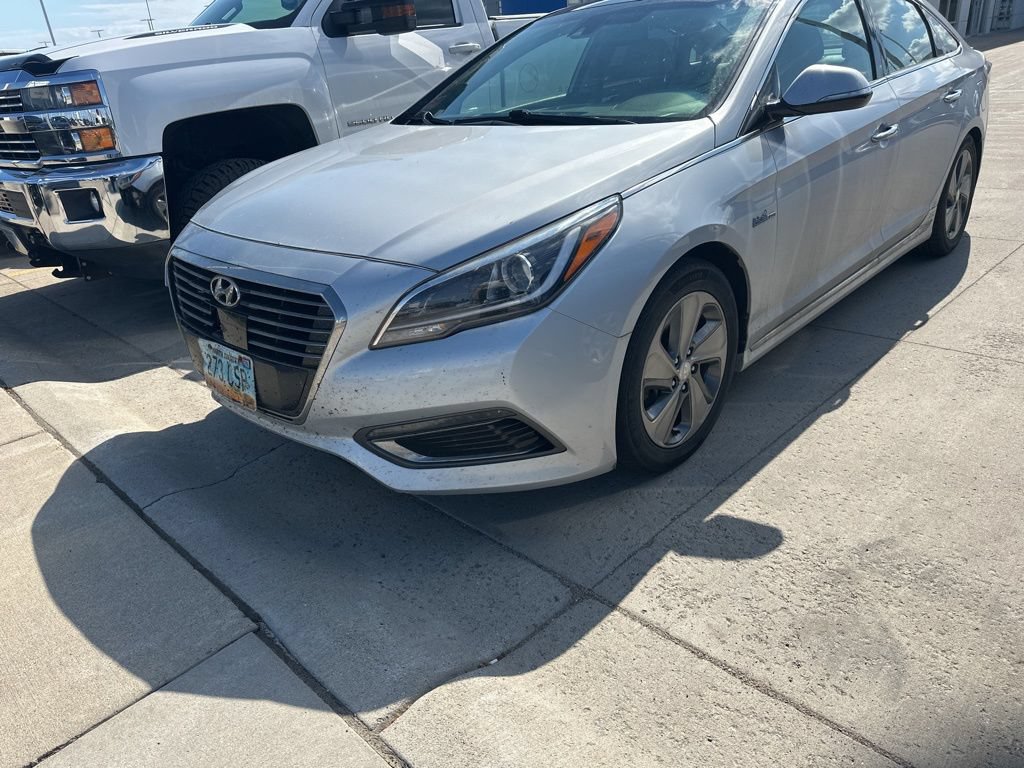 Used 2017 Hyundai Sonata Limited w/ Ultimate Package 02 FWD image 3