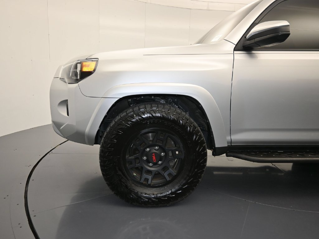 Used 2023 Toyota 4Runner SR5 AWD/4WD image 9