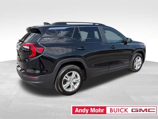 Used 2024 GMC Terrain SLE w/ Driver Convenience Package FWD image 13