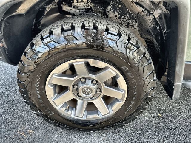 Used 2014 Toyota FJ Cruiser 4WD w/ Upgrade Package image 18