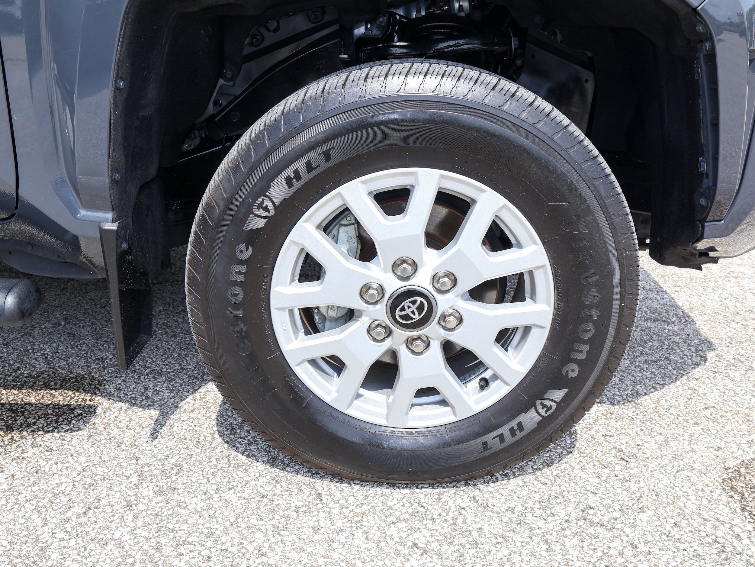 Used 2024 Toyota Tacoma SR5 AWD/4WD image 32