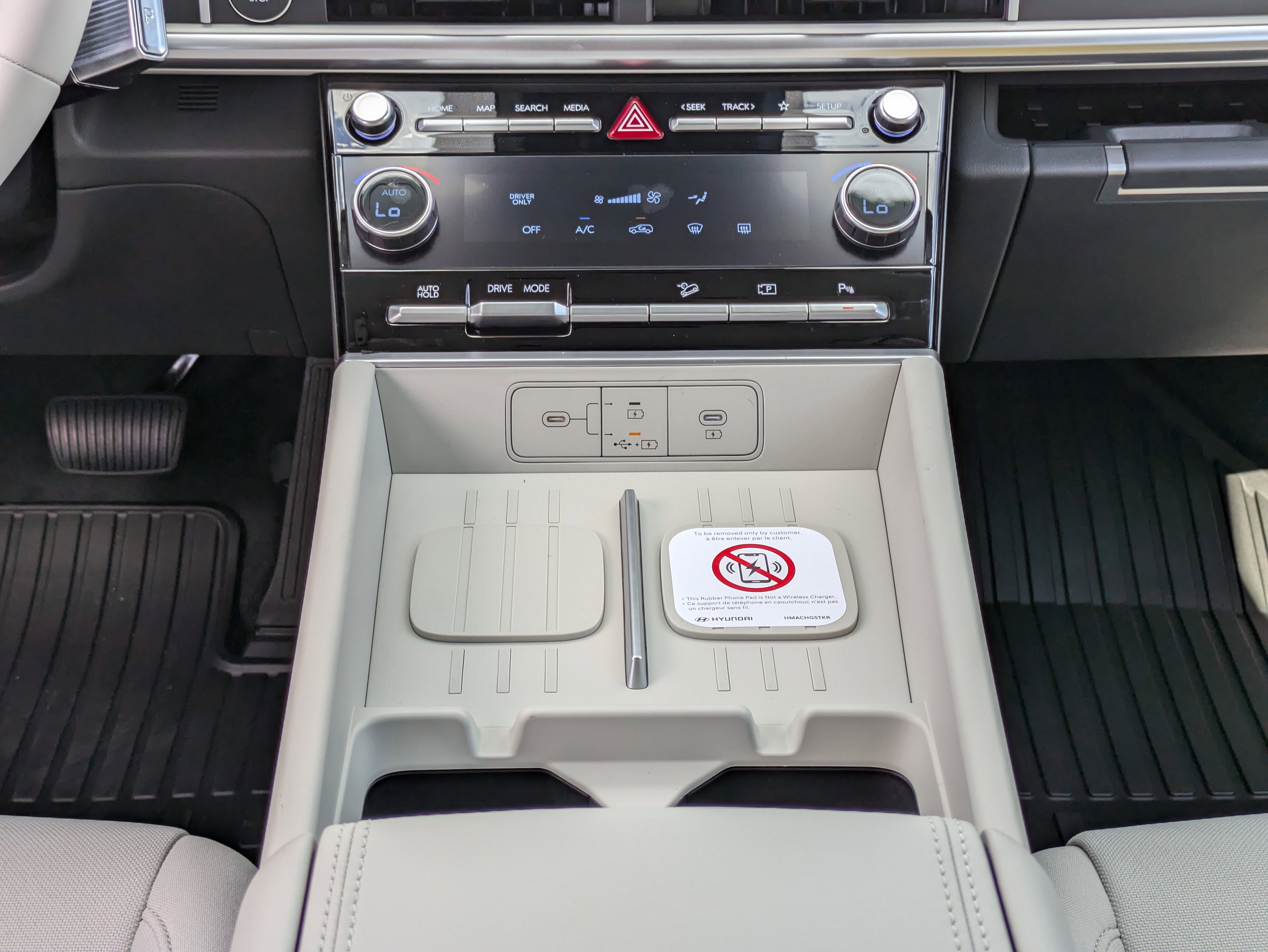 New 2026 Hyundai Santa Fe SE image 19