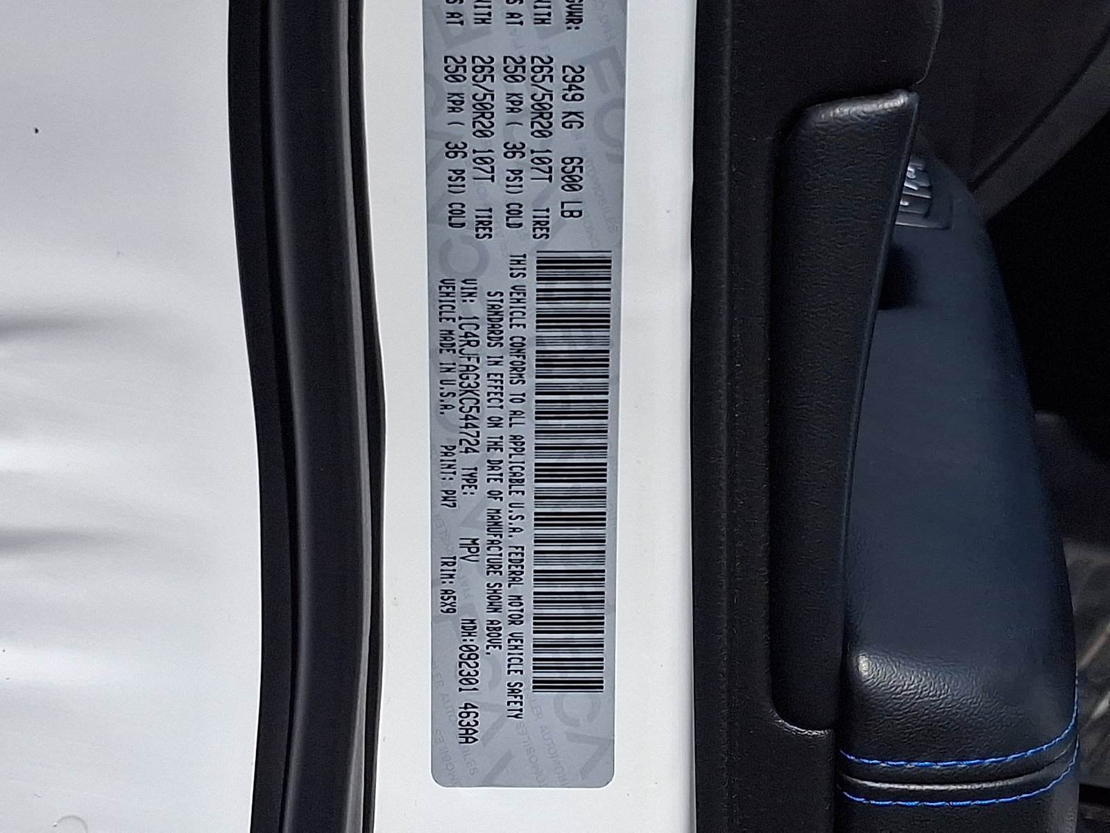 Used 2019 Jeep Grand Cherokee Laredo AWD/4WD image 27