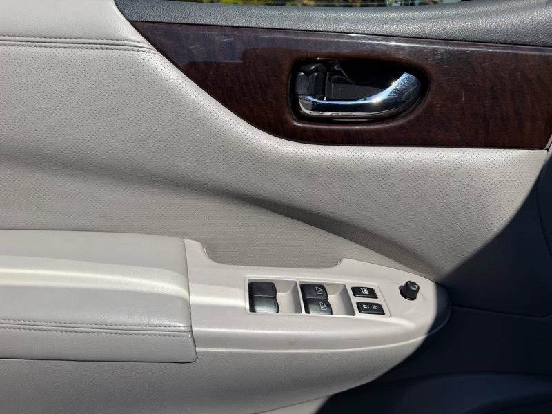 Used 2015 Nissan Quest SV FWD image 36
